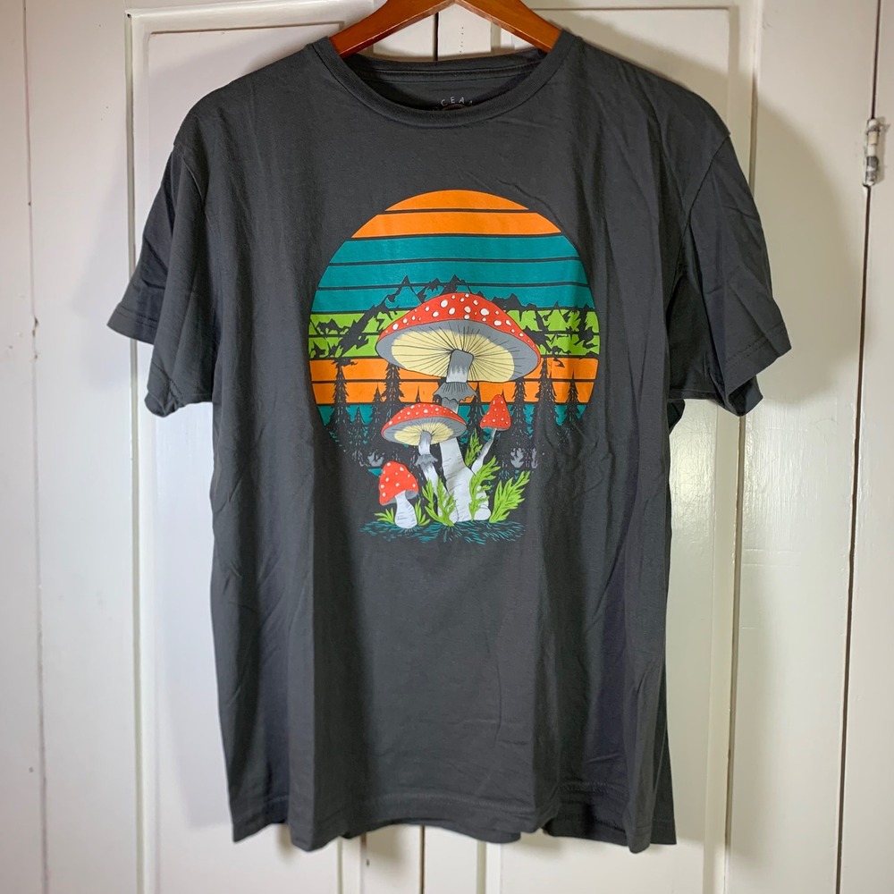 Mushroom Sunset Graphic Tee Gray Cotton Large Ocean Current Womens Mushroomcore